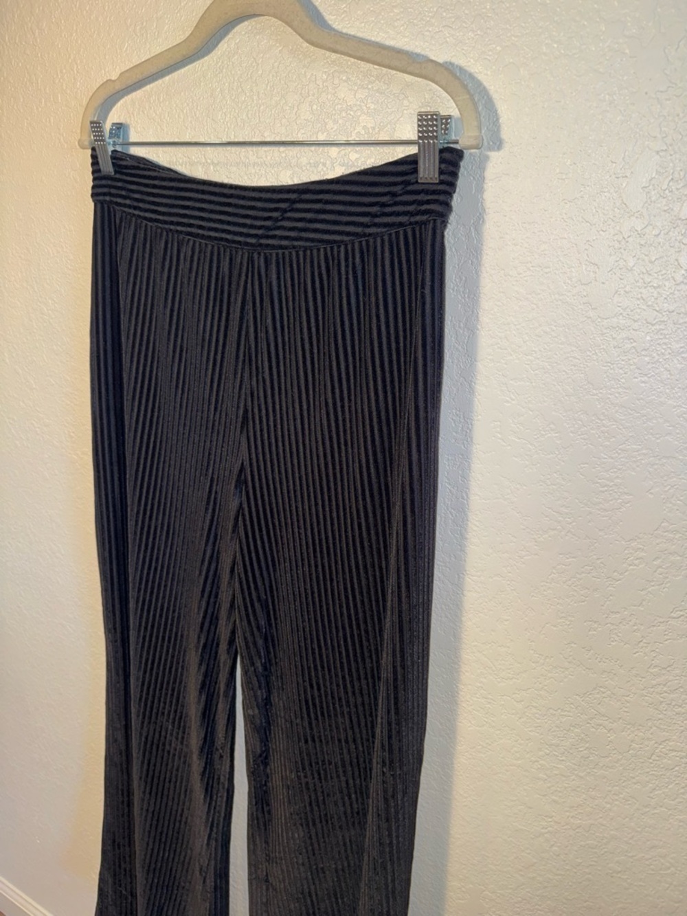 Tularosa Black Velvet Striped High Waist Wide Leg Dressy Pants Size Large